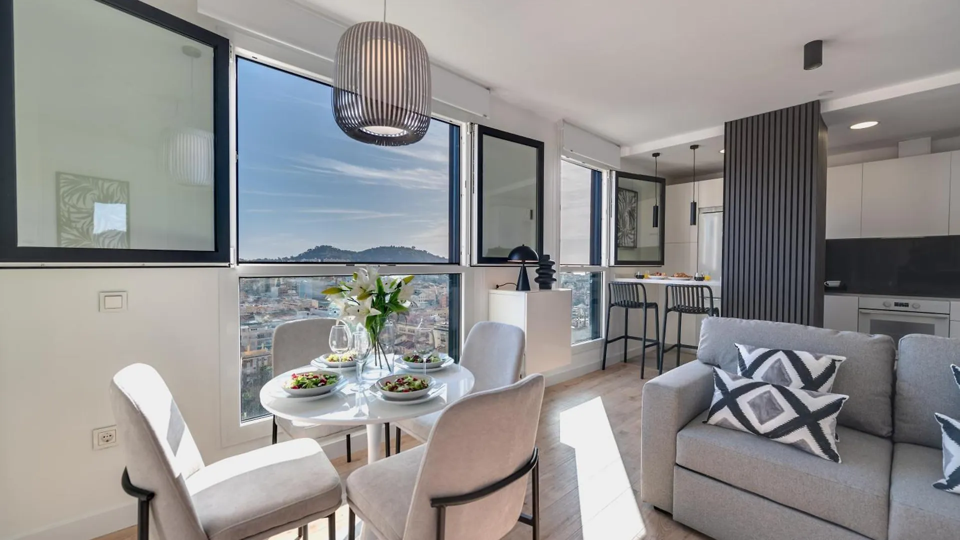 Ferienwohnung Xpce Sky Towers - Parking Free Málaga