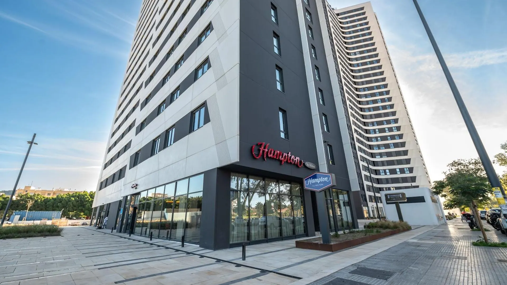 Ferienwohnung Xpce Sky Towers - Parking Free Málaga Apartment