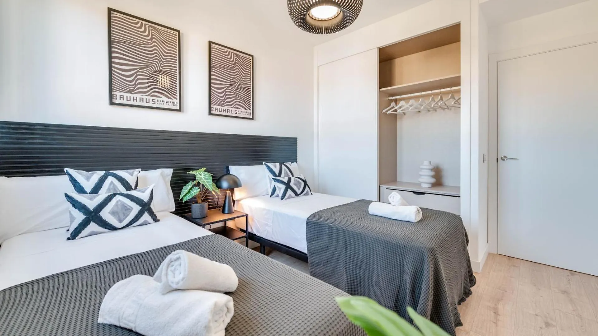 Ferienwohnung Xpce Sky Towers - Parking Free Málaga 0*,  Spanien