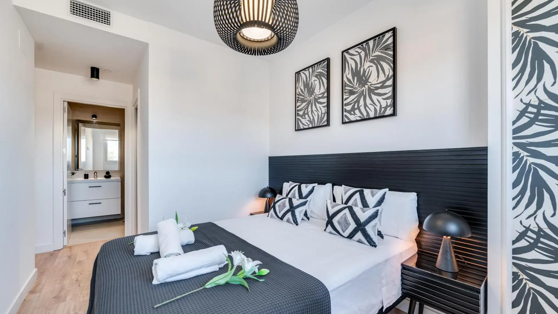 Ferienwohnung Xpce Sky Towers - Parking Free Málaga 0*,