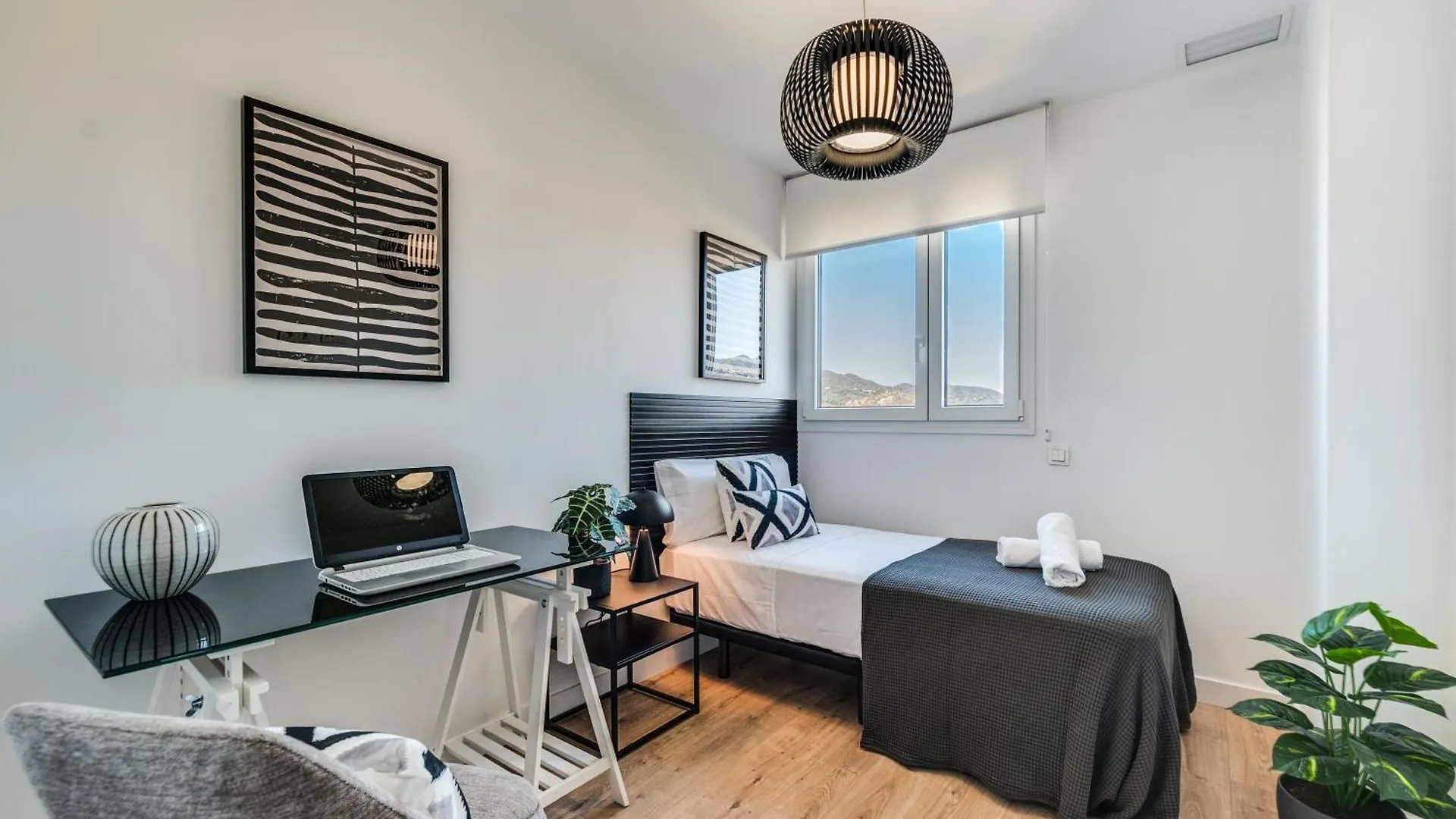 Apartment Ferienwohnung Xpce Sky Towers - Parking Free Málaga